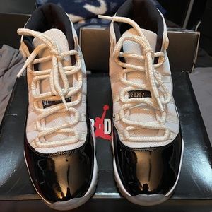 sz 10.5 jordan concord 11s